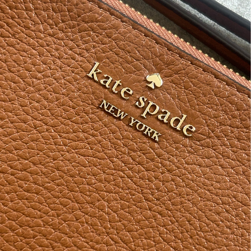 NEW Kate Spade New York Women's Leila Pebbled Leather Medium Top Zip Wristlet - Picture 3 of 5